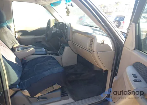 2002 Chevrolet Avalanche 1500 from USA, damaged, VIN 3GNEC13T82G103598